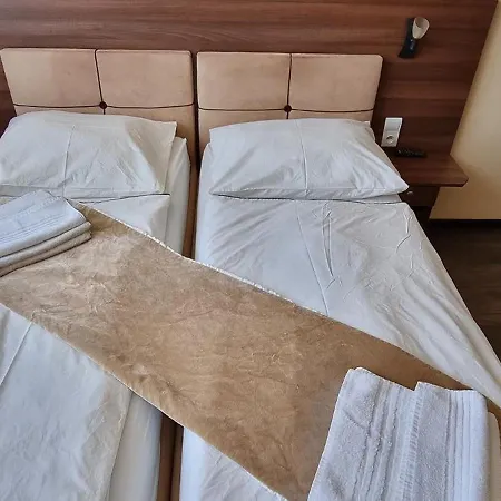 Elite * Štúrovo